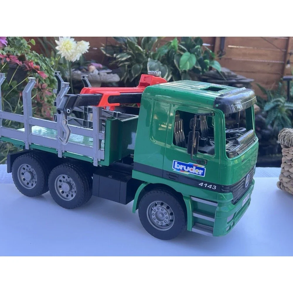 vintage 2001 Bruder Mercedes-Benz Actros Timber/Logging Truck (Model 4143
